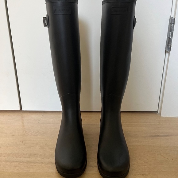 Hunter Tall Rain Boots - Women's Slim Fit 8 US - Black - Picture 2 of 7